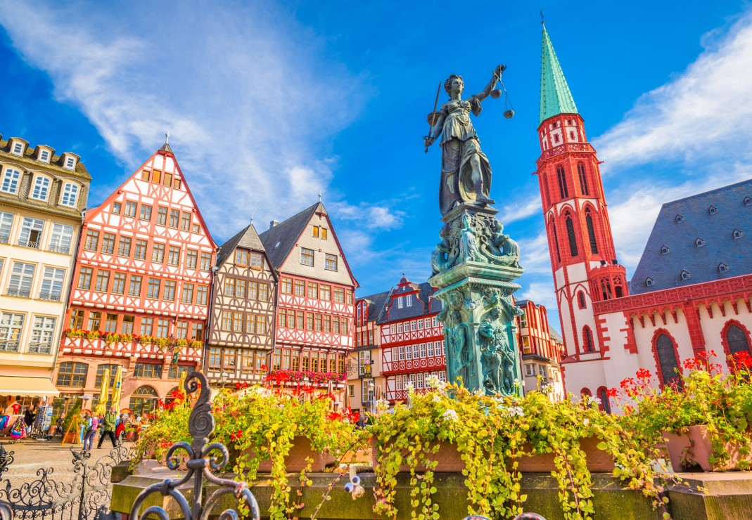The Old Town of Frankfurt, Germany – Bluebird Puslespil med 1000 Brikker