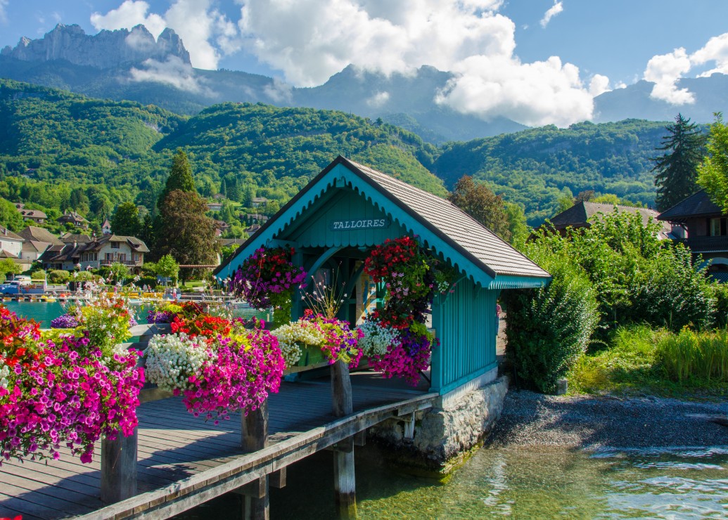 View of Lake Annecy – Bluebird Puslespil med 500 Brikker